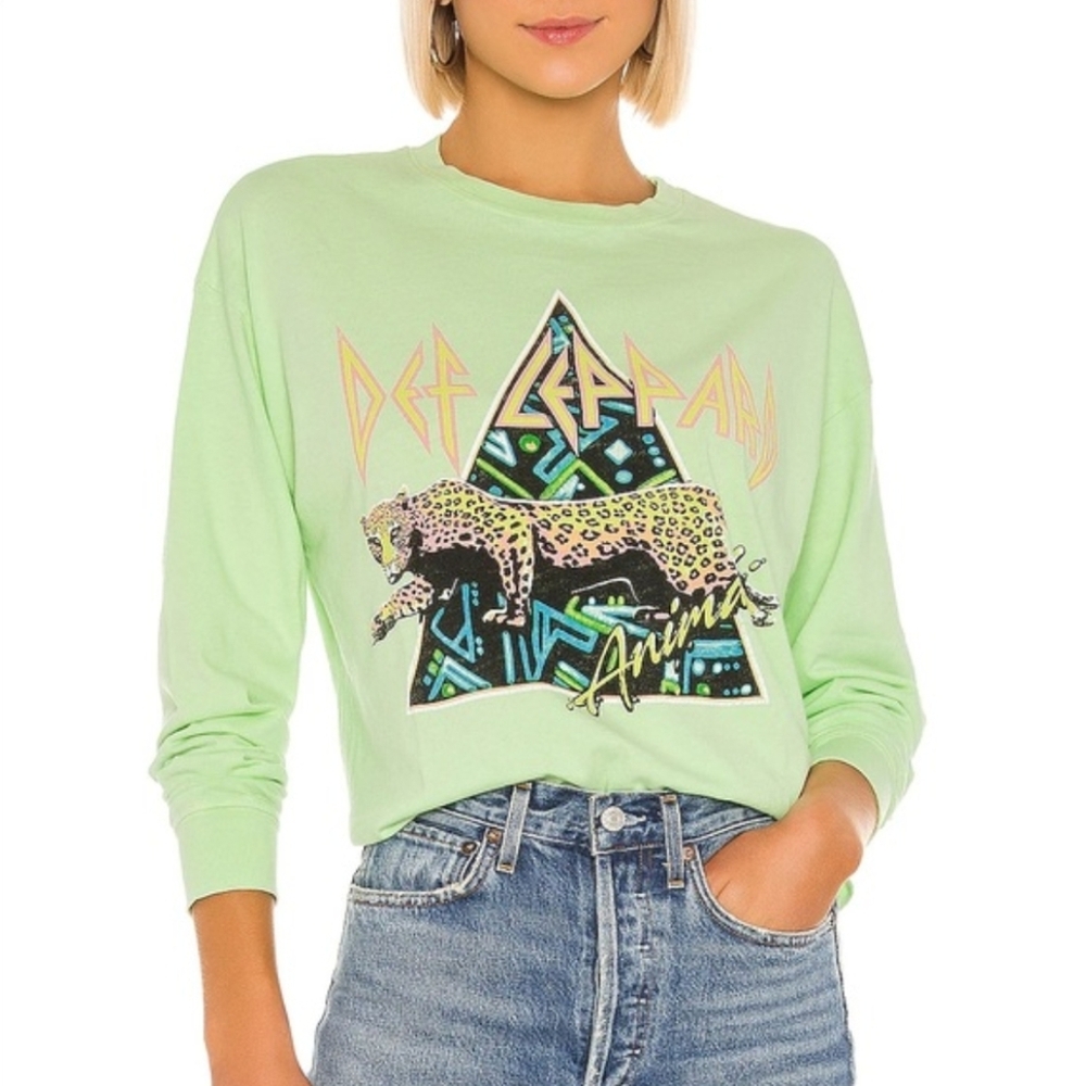 Daydreamer Def Leppard Cropped Long Sleeve Tee in Lime Green , size medium